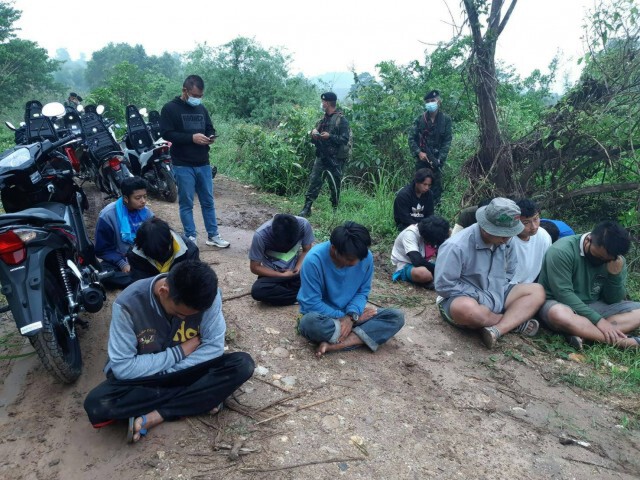 จับ14ผู้ต้องหา-ส่งรถข้ามแดน