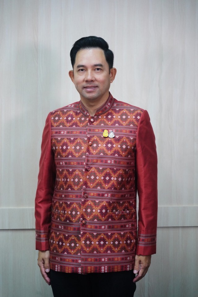 วธ.เดินหน้ารณรงค์ทุกจังหวัดใช้และสวมใส่ผ้าไทยในชีวิตประจำวัน