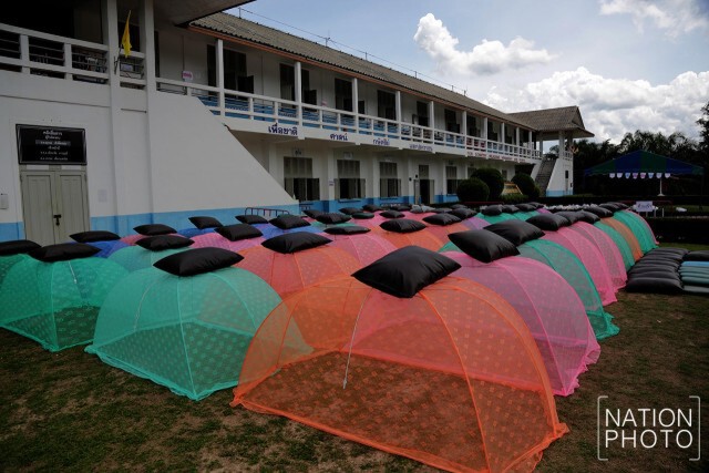 รพ.สนามฯสงขลาส่ง35คนกลับบ้านได้!!แต่ต้องกักตัว