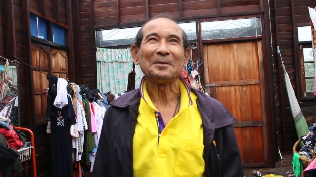 พายุฤดูร้อนถล่มพัดบ้านเรือนและโรงเรียนเสียหาย