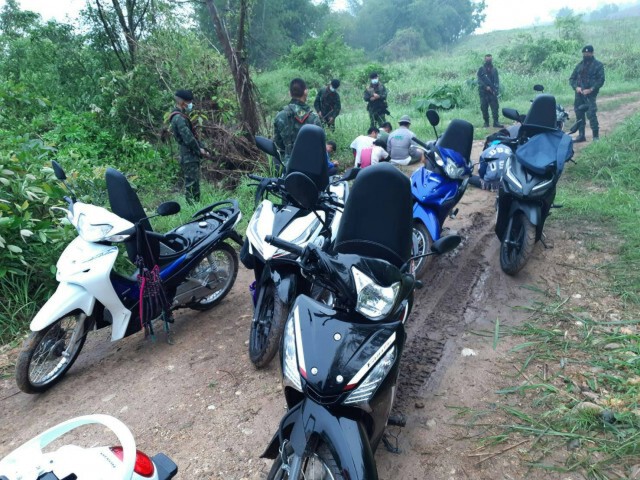 จับ14ผู้ต้องหา-ส่งรถข้ามแดน