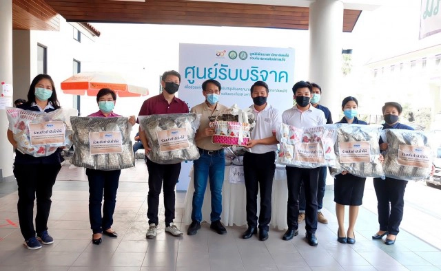 เมเจอร์ส่งมอบ 'อาหาร-ป๊อปคอร์น' รพ.สนามสู้ศึกโควิด