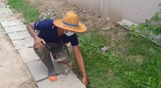 ชาวบ้านโวย สร้างรางระบายน้ำไม่ได้มาตรฐาน