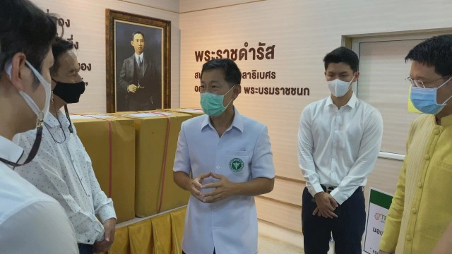 นักธุรกิจปิยะกรุ๊ปมอบ1ล้านให้ รพ.อุดรสู้โควิด