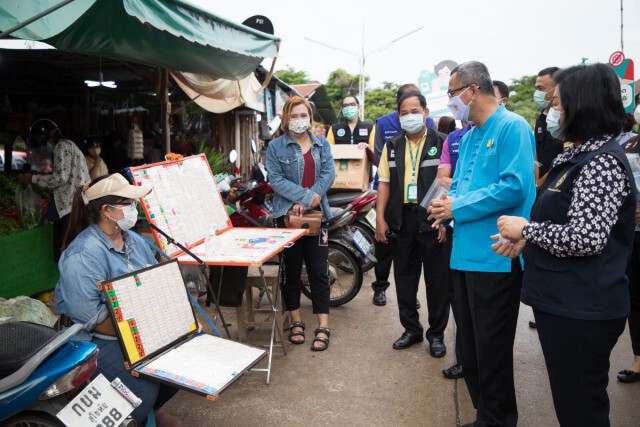 ผู้ว่าฯสุโขทัยตรวจตลาด-กำชับสวมหน้ากาก