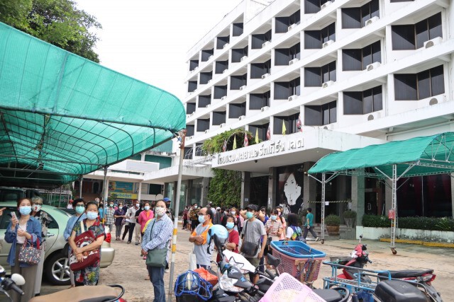 ตื่นตรวจหาเชื้อ-แม่ค้าตลาดสดพะเยาติดโควิด