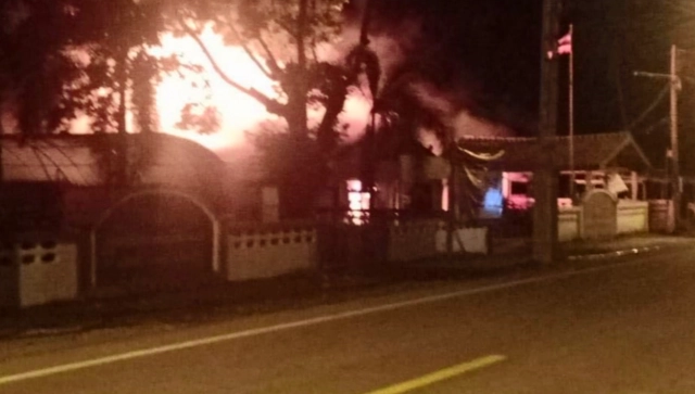 ป่วนปัตตานี!! คนร้ายลอบเผา สนง.อบต.-รถราชการวอด