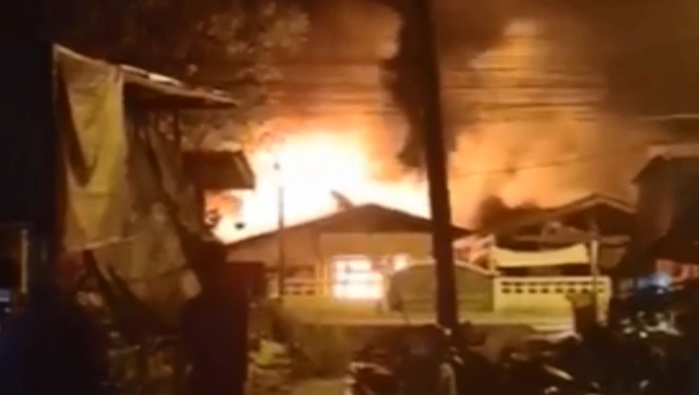 ป่วนปัตตานี!! คนร้ายลอบเผา สนง.อบต.-รถราชการวอด