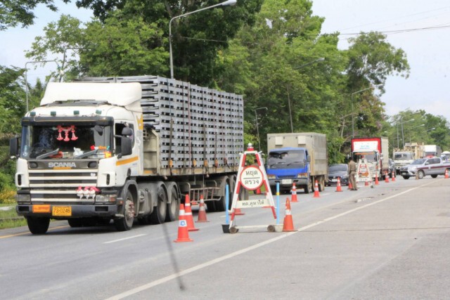 "ประธานชวน" เยี่ยมให้กำลังใจ จนท.ด่านโควิด