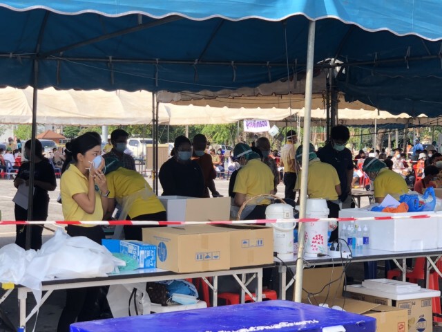 ตรวจโควิดฟรีวันสุดท้ายยังแน่น