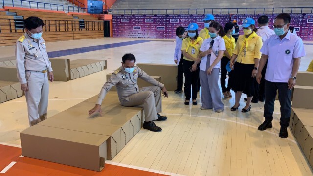 ลงเตียงกระดาษ 50 เตียง รองรับผู้ติดเชื้อโควิดใหม่ แต่สุขภาพดี