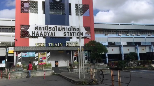 ลดเที่ยวรถโดยสาร-รถไฟ โควิดกระทบหนัก