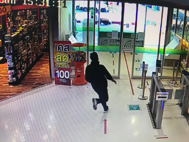 ล่าคนร้ายชิงทองโลตัสพิษณุโลก-คาดไม่ใช่มืออาชีพ