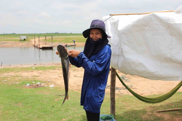 อากาศวิปริตน้ำเป็นพิษปลาตายหากินลำบาก