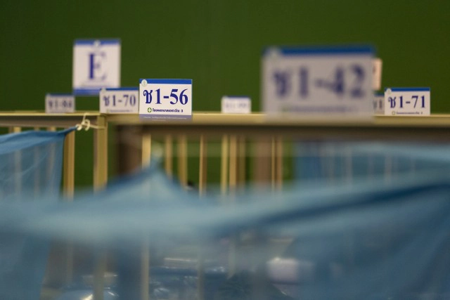 ผู้ว่าฯกทม.ตรวจความพร้อม โรงพยาบาลสนามเอราวัณ 3 พร้อมรับผู้ป่วยโควิด