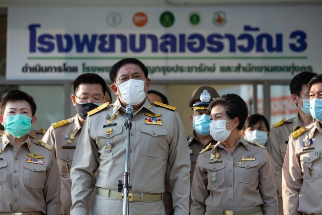 ผู้ว่าฯกทม.ตรวจความพร้อม โรงพยาบาลสนามเอราวัณ 3 พร้อมรับผู้ป่วยโควิด