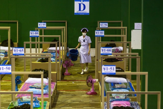 ผู้ว่าฯกทม.ตรวจความพร้อม โรงพยาบาลสนามเอราวัณ 3 พร้อมรับผู้ป่วยโควิด