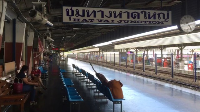 ลดเที่ยวรถโดยสาร-รถไฟ โควิดกระทบหนัก