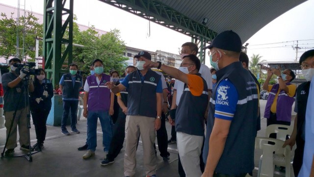 "อนุทิน"ลงพื้นที่ชุมชน 70 ไร่ ลุยตรวจเชิงรุกโควิด