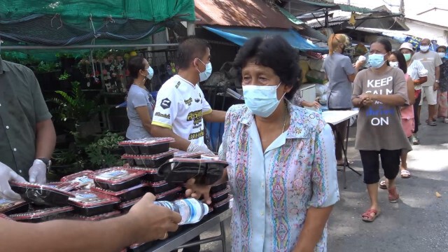 "ปชป. สงขลา" เดินหน้าช่วยเหลือชาวชุมชนที่ได้รับผลกระทบจาก "โควิด-19"