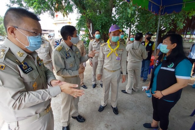 รถตรวจเชื้อฯพระราชทาน ตรวจเชิงรุกชาวบ้านกว่า 300 คนรู้ผลคืนนี้
