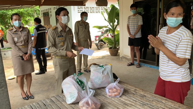 ศรีสะเกษผู้ป่วยโควิดรายใหม่เป็น 0 เยี่ยมผู้รักษาหายแชร์ประสบการณ์