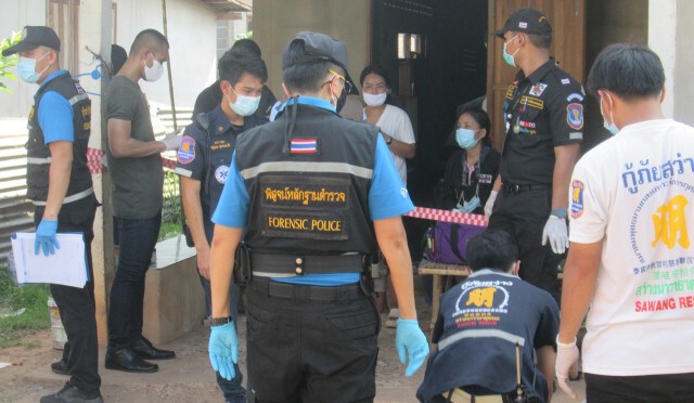 สามล้อเครื่องหึงโหด จ้วงแทงแฟนชาวลาวดับต่อหน้าลูก