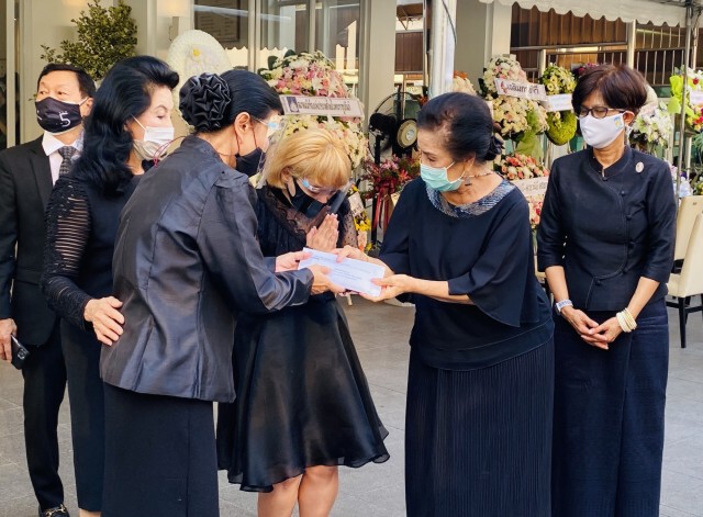 พระราชทานน้ำหลวงอาบศพ "ครูชาลี อินทรวิจิตร"