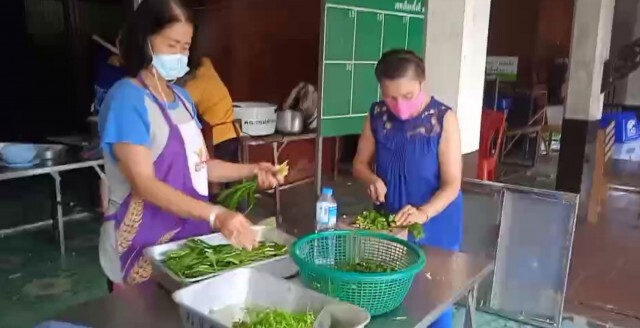 พิษโควิดดอยสุเทพรายได้เป็นศูนย์ต้องทำอาหารแจก