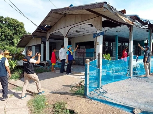 พายุฤดูร้อน พัดถล่มบ้านเรือนราษฎร 2 อำเภอ