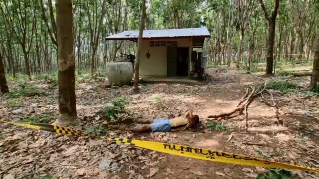 พบศพคนงานถูกฆ่าฟันหัวในบ้านพักสวนยางพารา