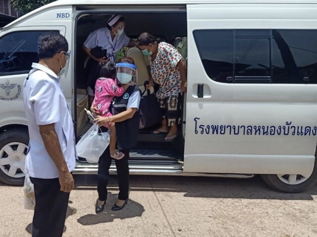 สุดประทับใจ ใส่ชุดสไปเดอร์แมนส่งน้องรักษาหายกลับบ้าน