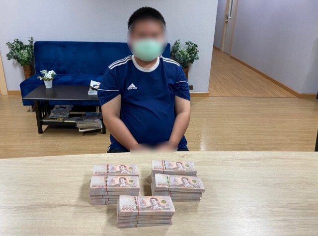 กองปราบรวบหนุ่ม หลอกซื้อทองแท่งน้ำหนักรวม 200 บาทมูลค่ากว่า 5 ล้าน พบหมายจับอีกเพียบ