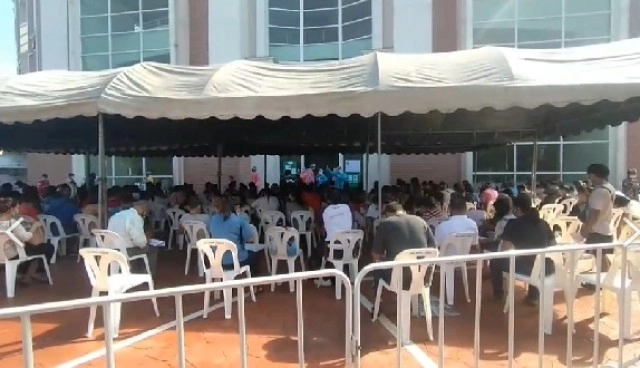 กทม. นำรถพระราชทานตรวจเชิงรุก "โควิด"