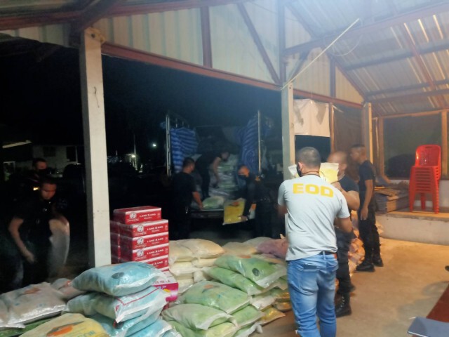 ทหารพราน 22 ตรวจยึดและจับกุมลักลอบนำเข้าเส้นขนมจีนแห้ง