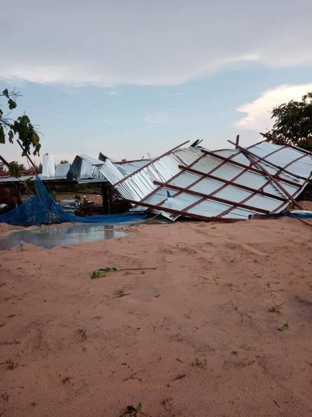 พายุถล่มบ้านเรือน-พืชผลการเกษตร 4 ตำบลเสียหาย
