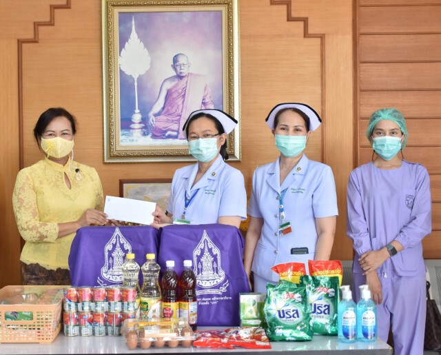 วธ.เผย สวจ.ทั่วประเทศ ดำเนินโครงการ"ปันน้ำใจ คนไทย ไม่ทิ้งกัน" โดยใช้พลังบวร มอบเครื่องอุปโภคบริโภค