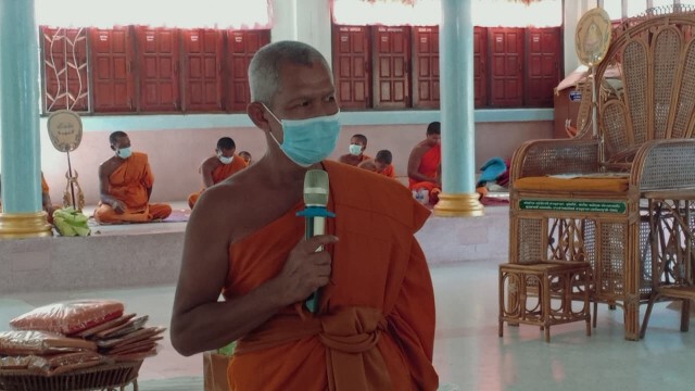 ชาวบ้านประกอบพิธีฌาปนกิจศพนายโควิด19 นางโคโรน่า 2019
