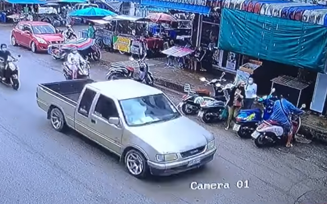 ทะเลาะเพื่อนบ้านโหด ผลักให้รถชนกะเอาถึงตาย