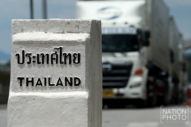 ขนส่งสินค้าข้ามแดนท่อน้ำเลี้ยงศก.ไทย -มาเลย์ในวันที่เพื่อนบ้านล็อกดาวน์