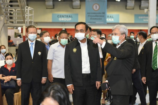 รัฐผนึกเอกชน ตั้งเป้าฉีดวัคซีน 50,000 คนต่อวัน