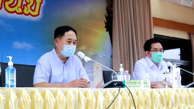 รถตู้โดยสารเที่ยวระทึก ผู้ป่วยโควิดหอบโรคกลับรักษาที่นครพนม