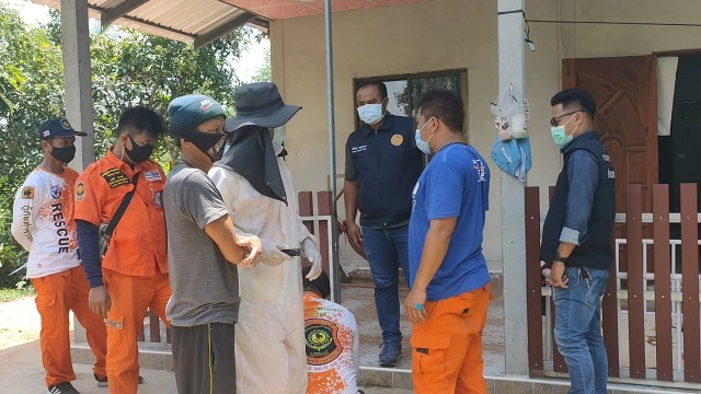 บุ้งขนบุกบ้าน ฝ่ายปกครองและกู้ภัยฉีดพ่นน้ำยากำจัดหลายร้อยตัว