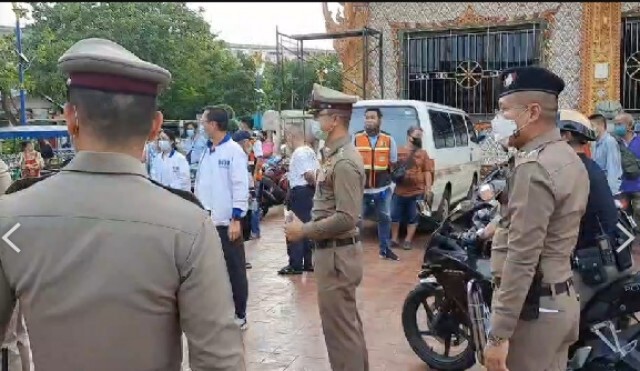 สมาชิกเพื่อไทยหนีตายระทึก เคาะประตูบ้านแจกอุปกรณ์ป้องกันโควิด เจอหนุ่มเมายาคว้ามีดไล่ฟัน