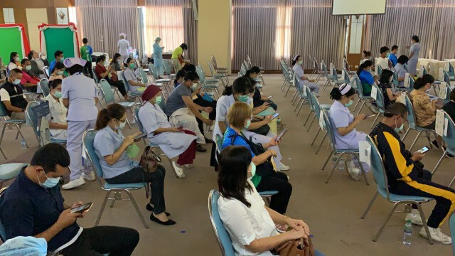 ประชาชนมั่นใจฉีดวัคซีนซิโนแวก สู้โควิด-19