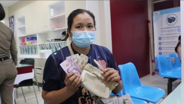 พบแล้ว! เจ้าของกระเป๋าที่หนุ่มส่ง ปณ. เก็บได้