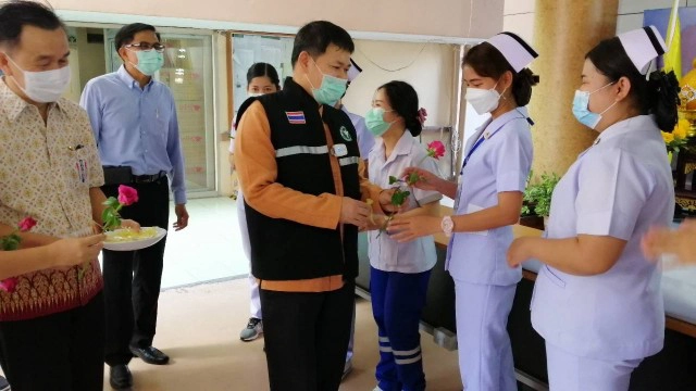 ส่งนักรบชุดขาว-หนุนรพ.สนามกทม.