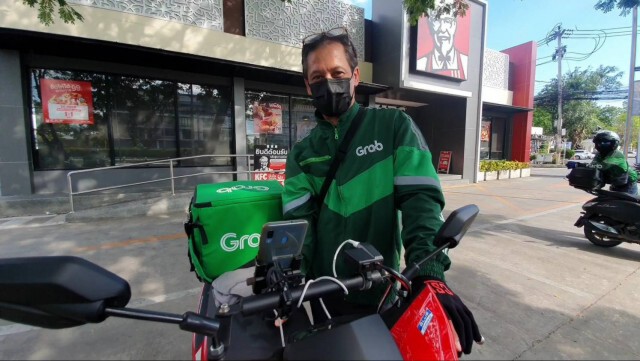 "เบิร์ด-พิทยา"ขับ"Grab"สู้โควิด