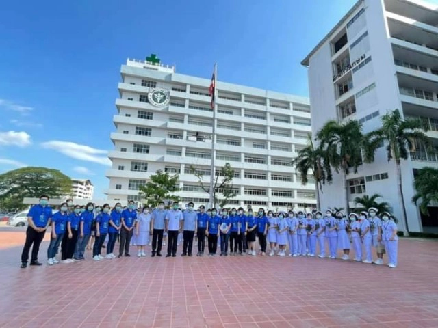 รพ.ลำปางส่งนักรบชุดขาว-ดูแลผู้ป่วยรพ.บุษราคัม