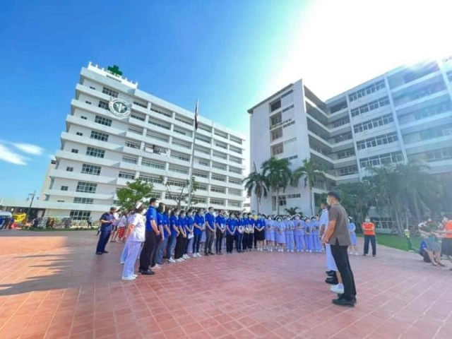 รพ.ลำปางส่งนักรบชุดขาว-ดูแลผู้ป่วยรพ.บุษราคัม